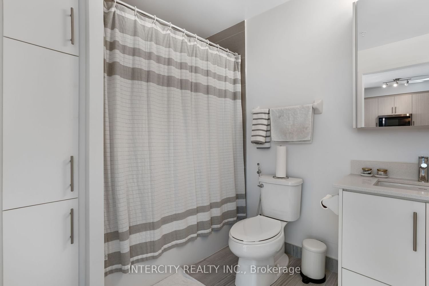 85 Oneida Cres, unit 303 for sale - image #21