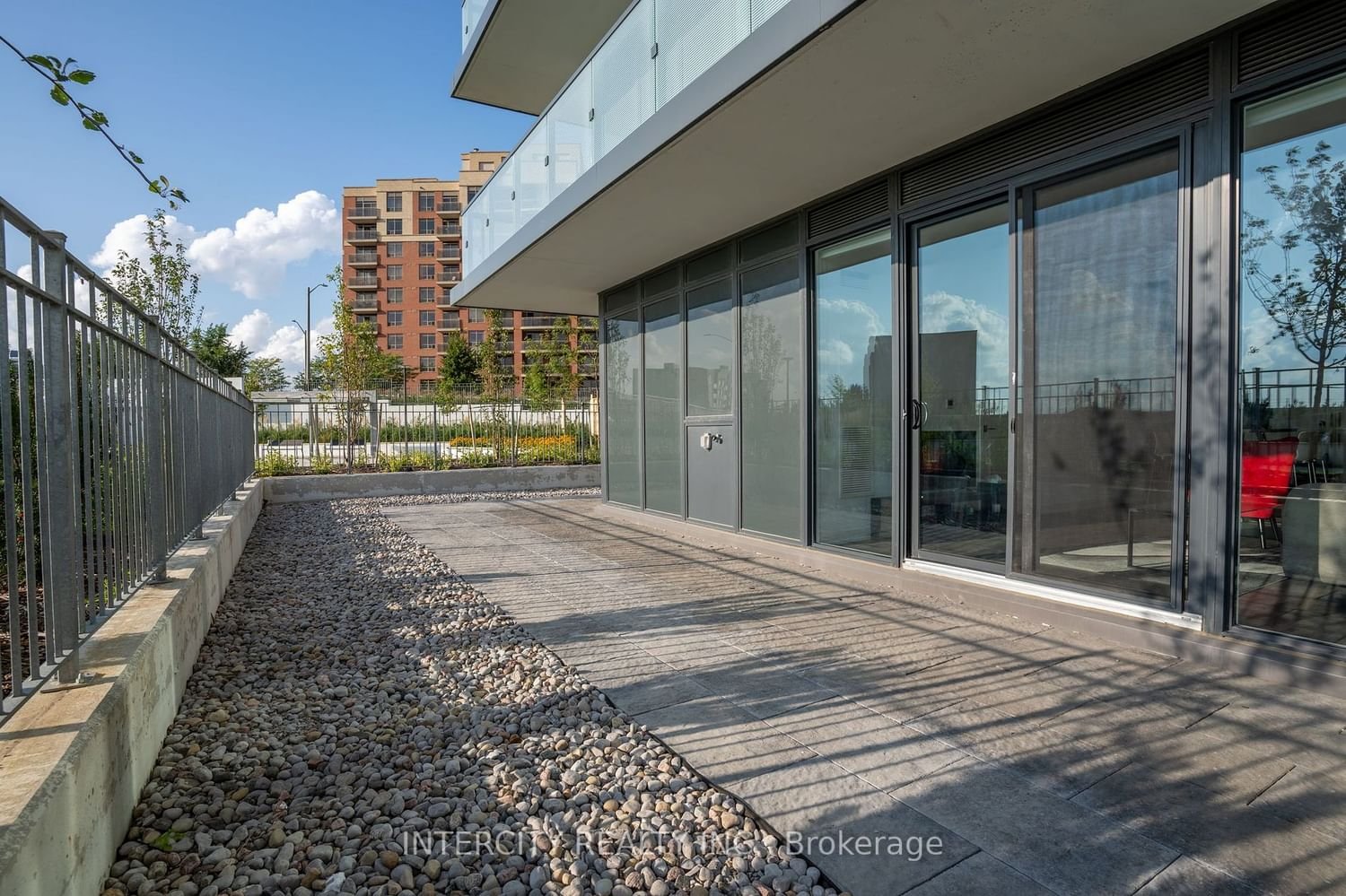 85 Oneida Cres, unit 303 for sale - image #24