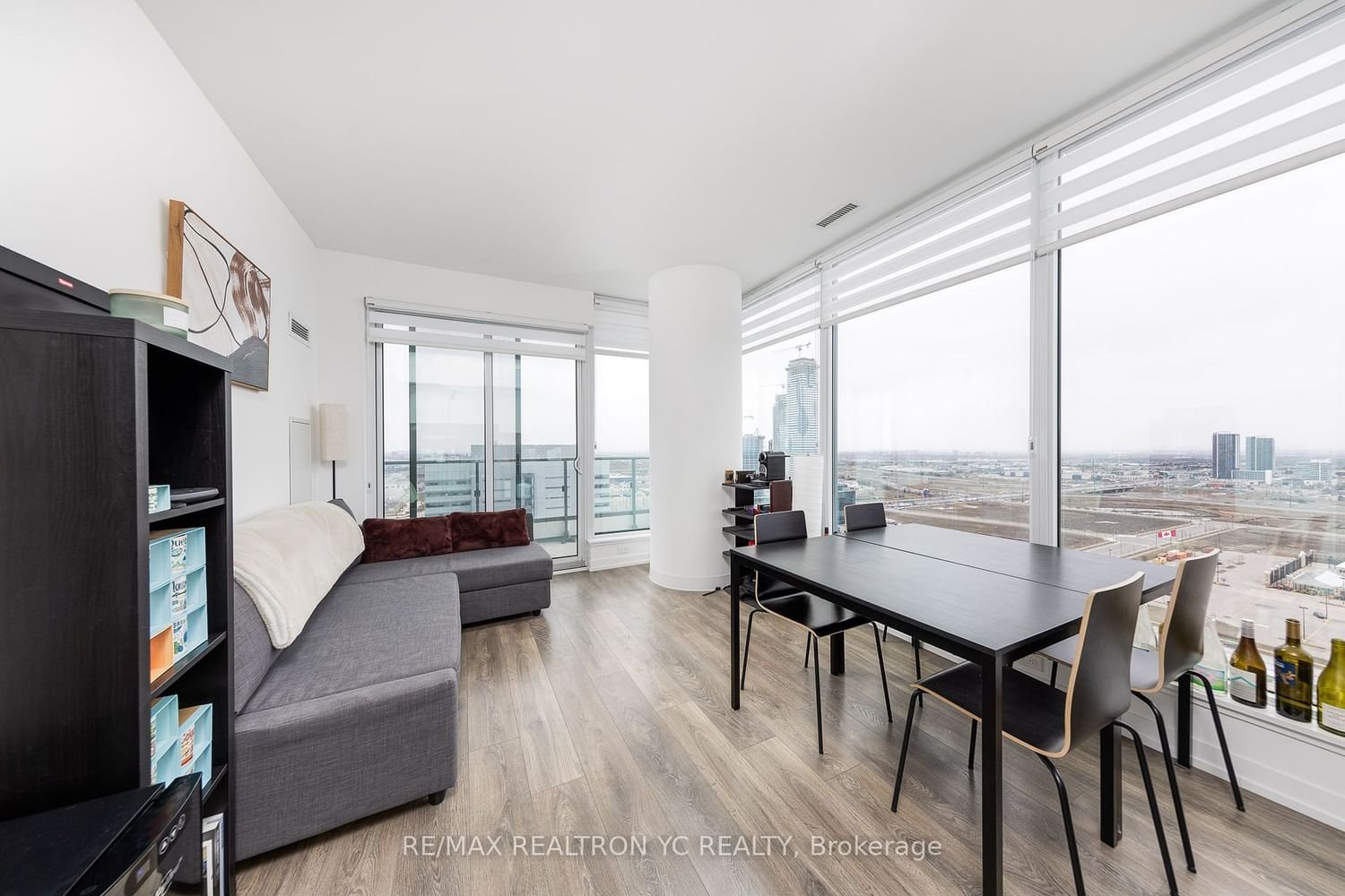 5 Buttermill Ave, unit 2709 for sale - image #3