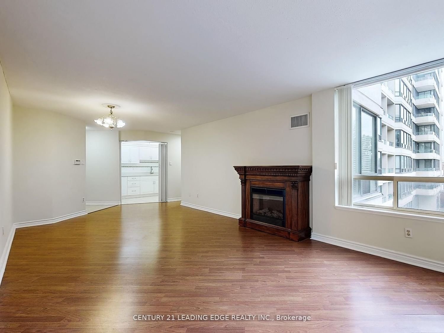 8501 Bayview Ave, unit 319 for sale - image #5