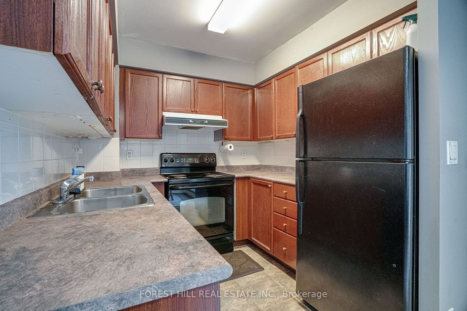 11 Oneida Cres, unit 1010 for sale - image #10
