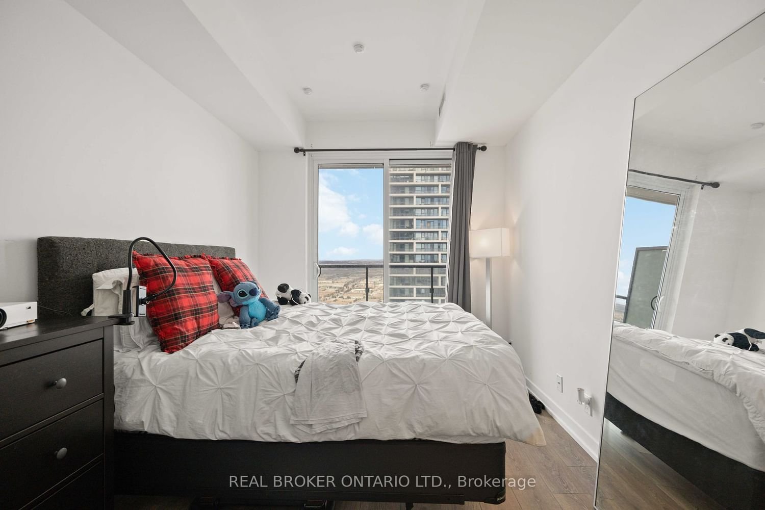 5 Buttermill Ave, unit 5002 for rent - image #14