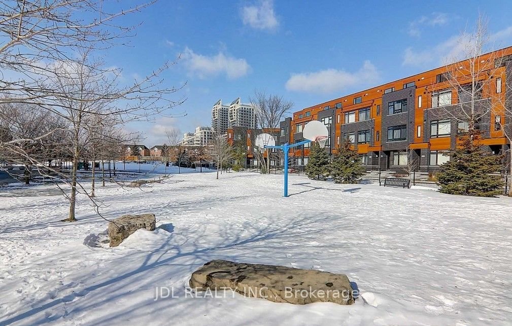 370 Red Maple Rd, unit 110 for rent - image #23