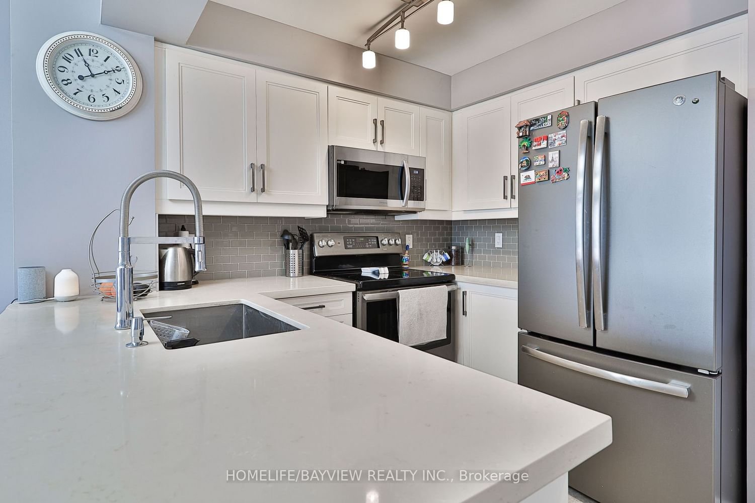 330 Red Maple Rd, unit 212 for sale - image #11