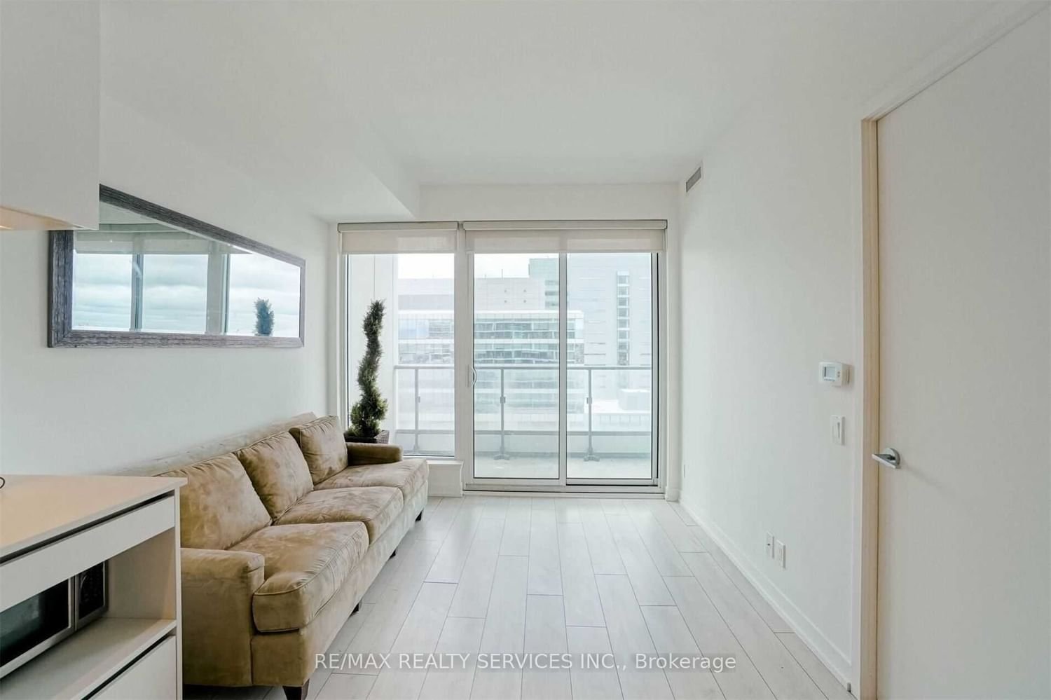5 Buttermill Ave, unit 1108 for sale - image #11