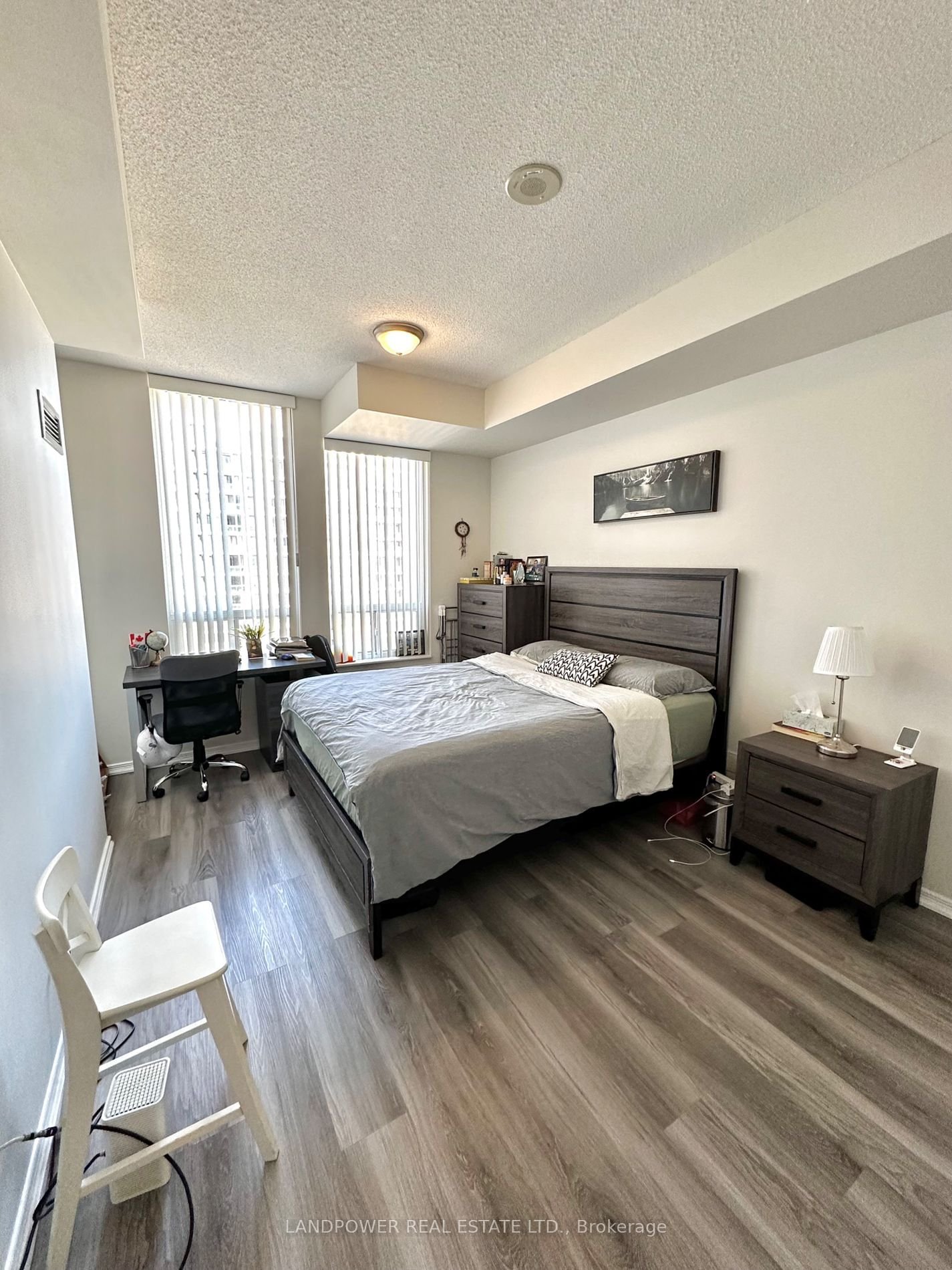 310 Red Maple Rd, unit 807 for rent - image #8