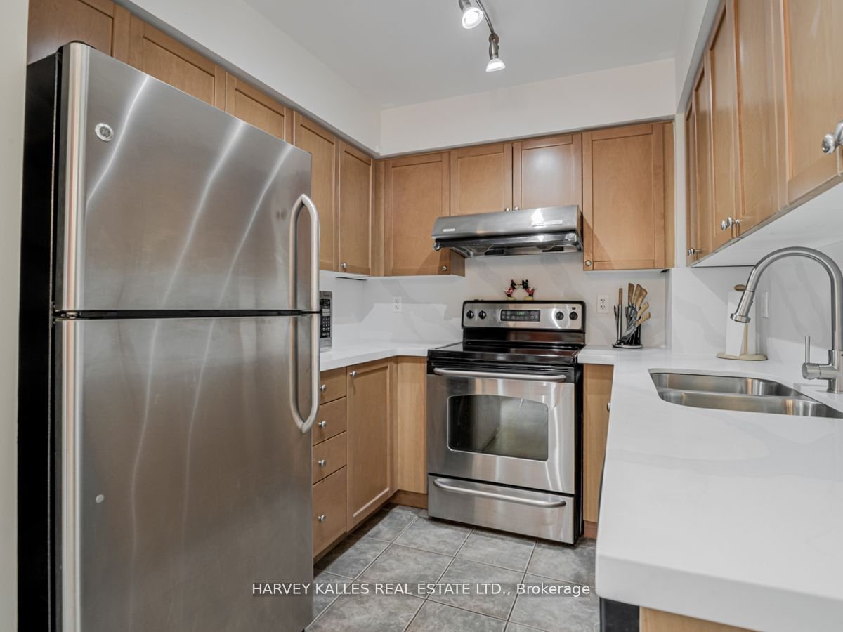 11 Oneida Cres, unit 1204 for sale - image #10