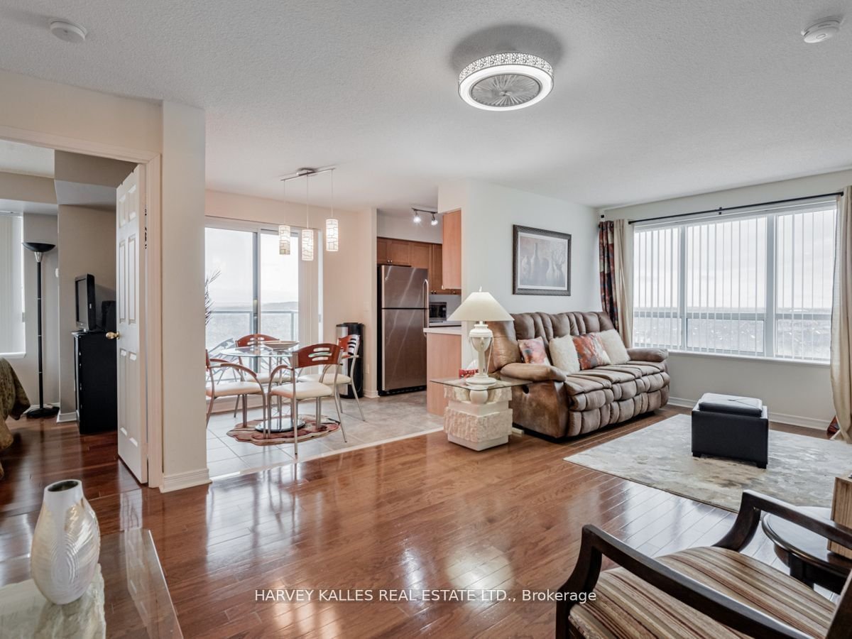 11 Oneida Cres, unit 1204 for sale - image #2