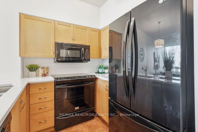 19 Northern Heights Dr, unit 103 for sale - image #8