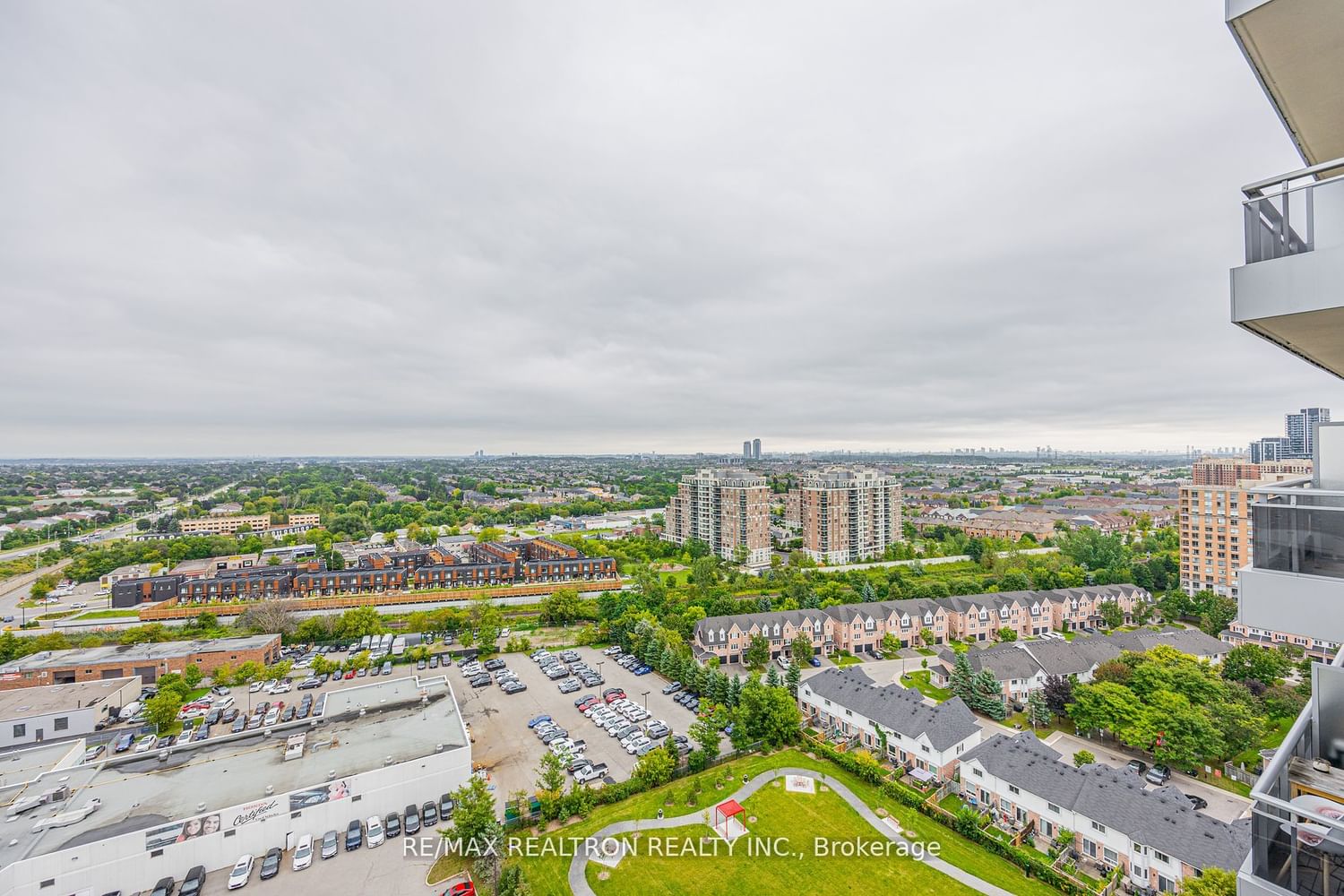 9205 Yonge St, unit 1702 for rent - image #30