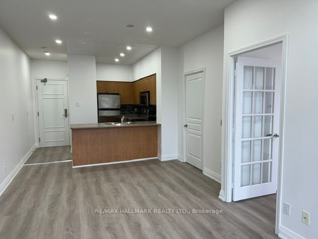 350 Red Maple Rd, unit 101 for rent - image #7
