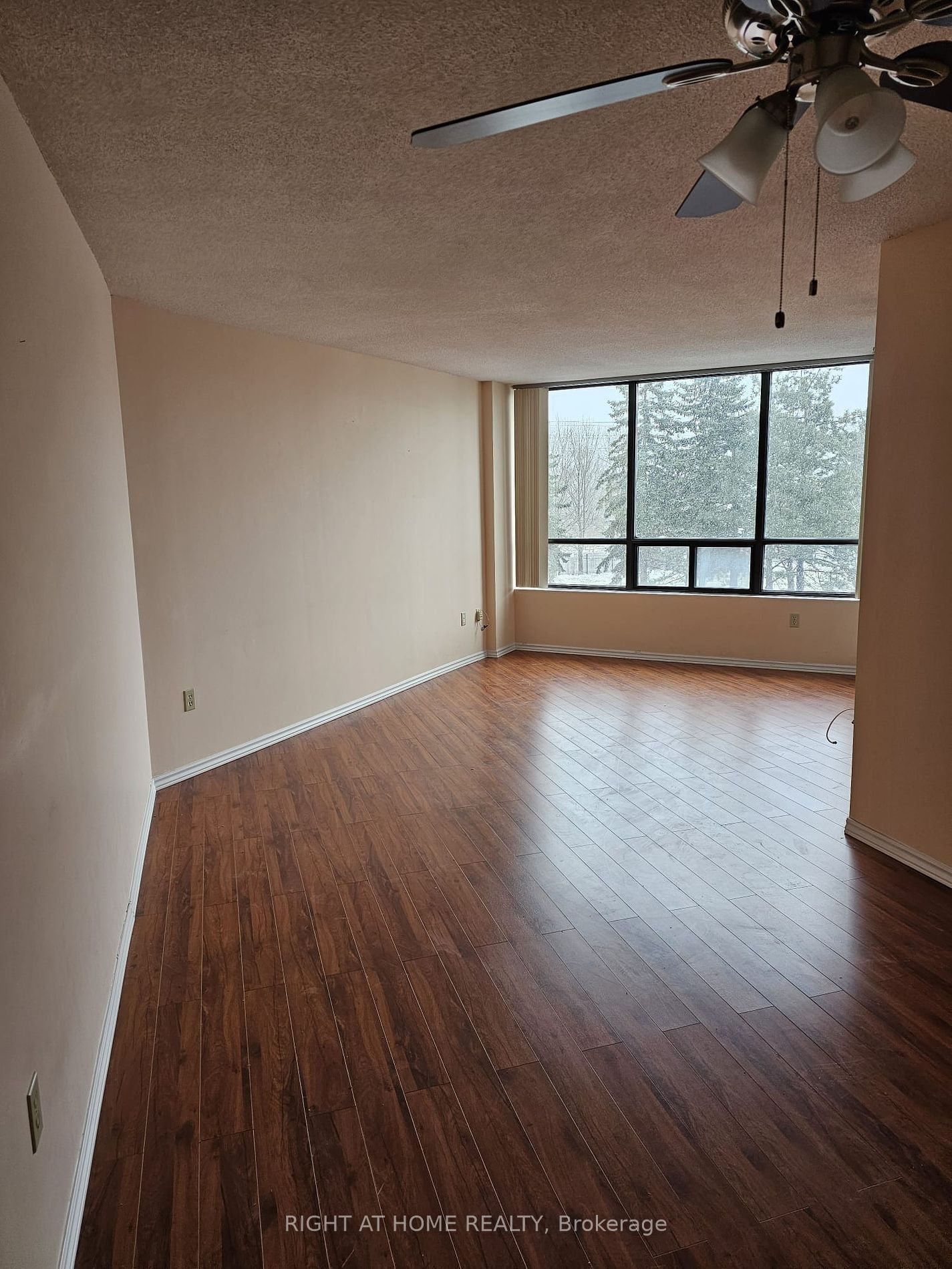 7440 Bathurst St, unit 308 for sale - image #1