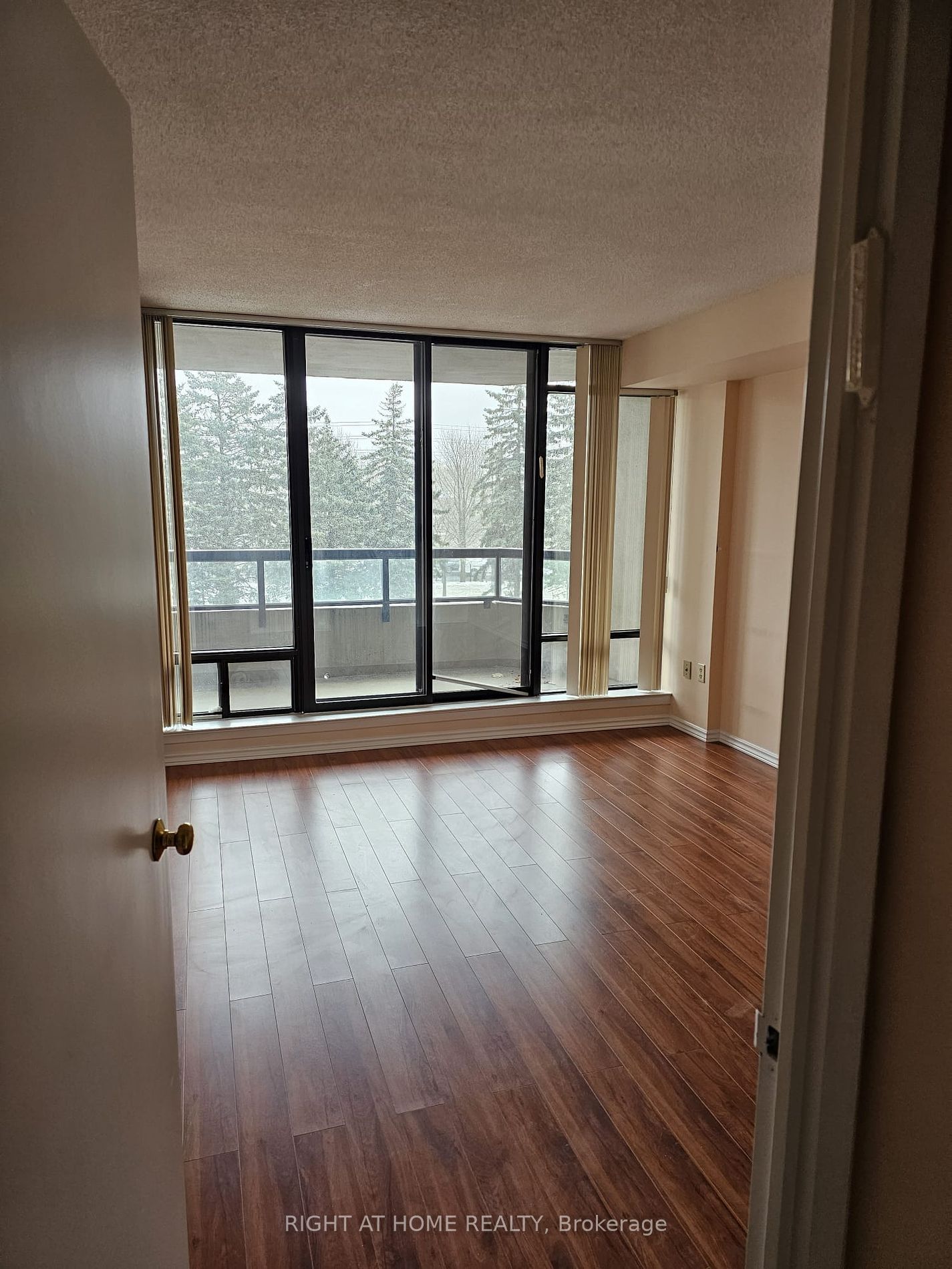 7440 Bathurst St, unit 308 for sale - image #6