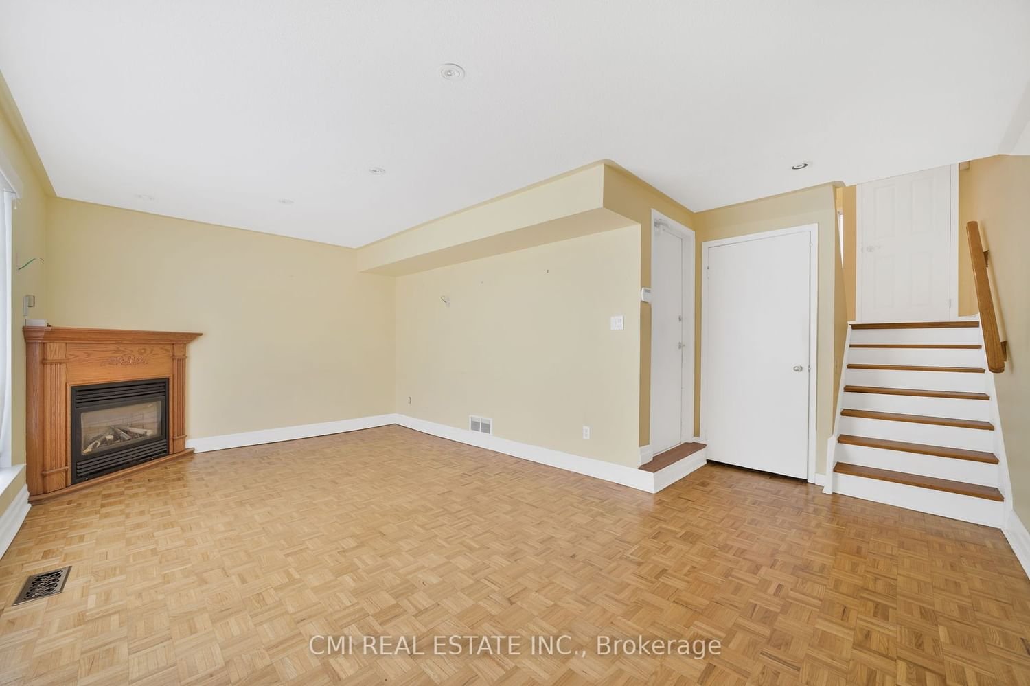 57 Stately Way, unit 49 for sale - image #7
