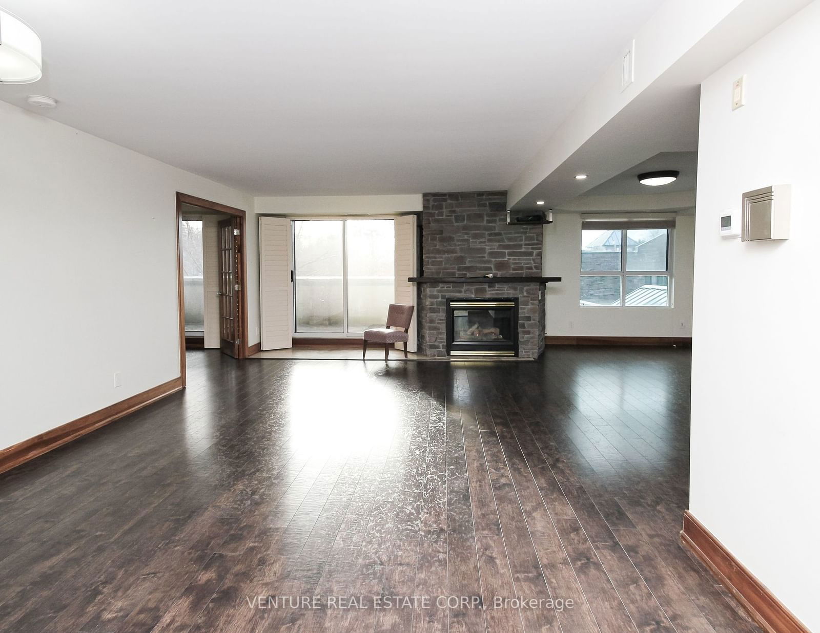 121 Woodbridge Ave, unit 312 for sale - image #7