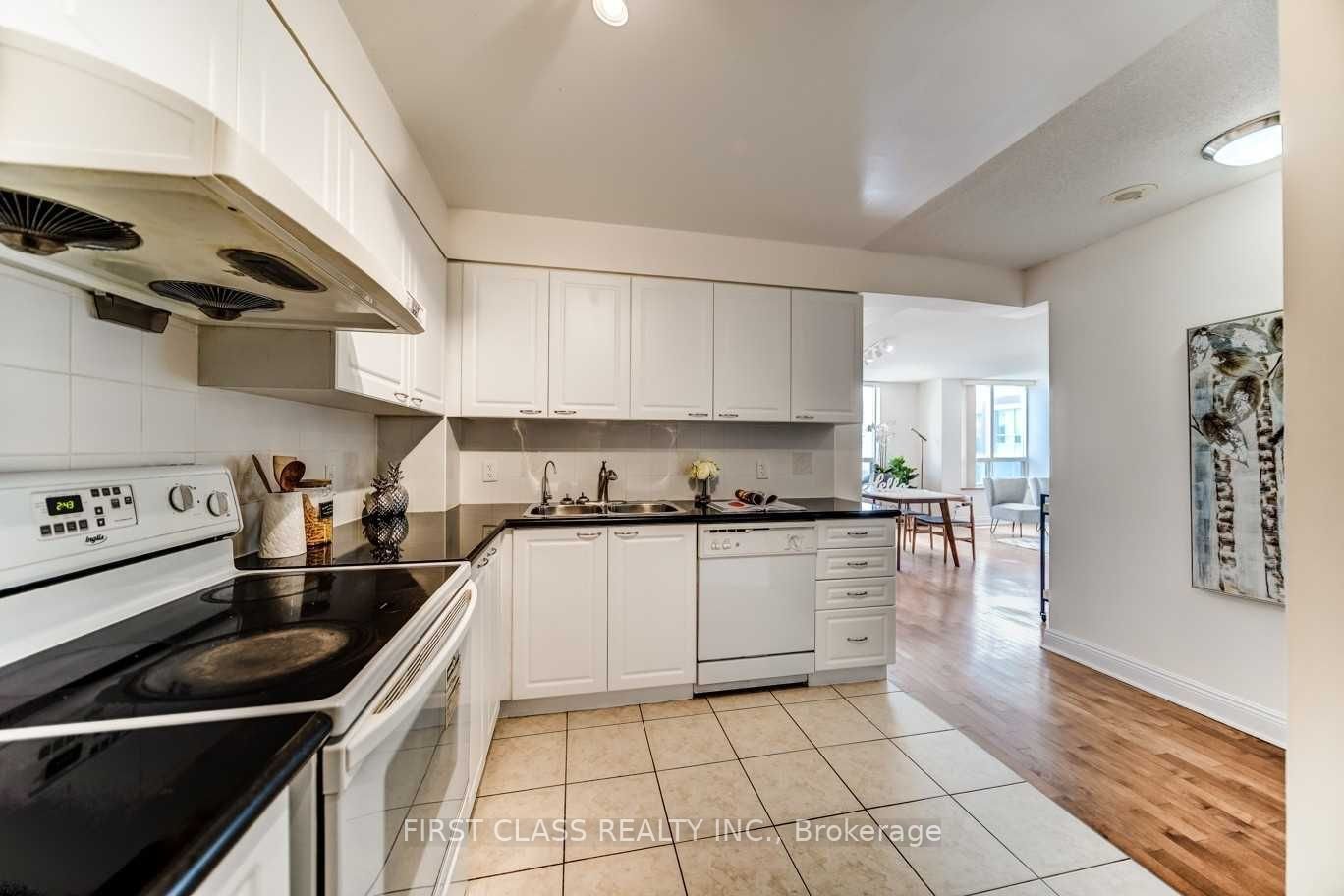 88 Times Ave, unit 610 for rent - image #8