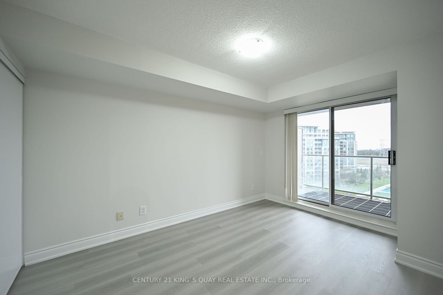 39 Galleria Pkwy, unit 911 for sale - image #13