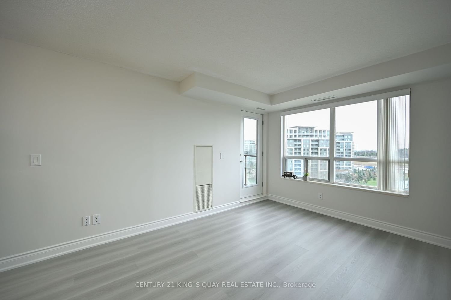 39 Galleria Pkwy, unit 911 for sale - image #6