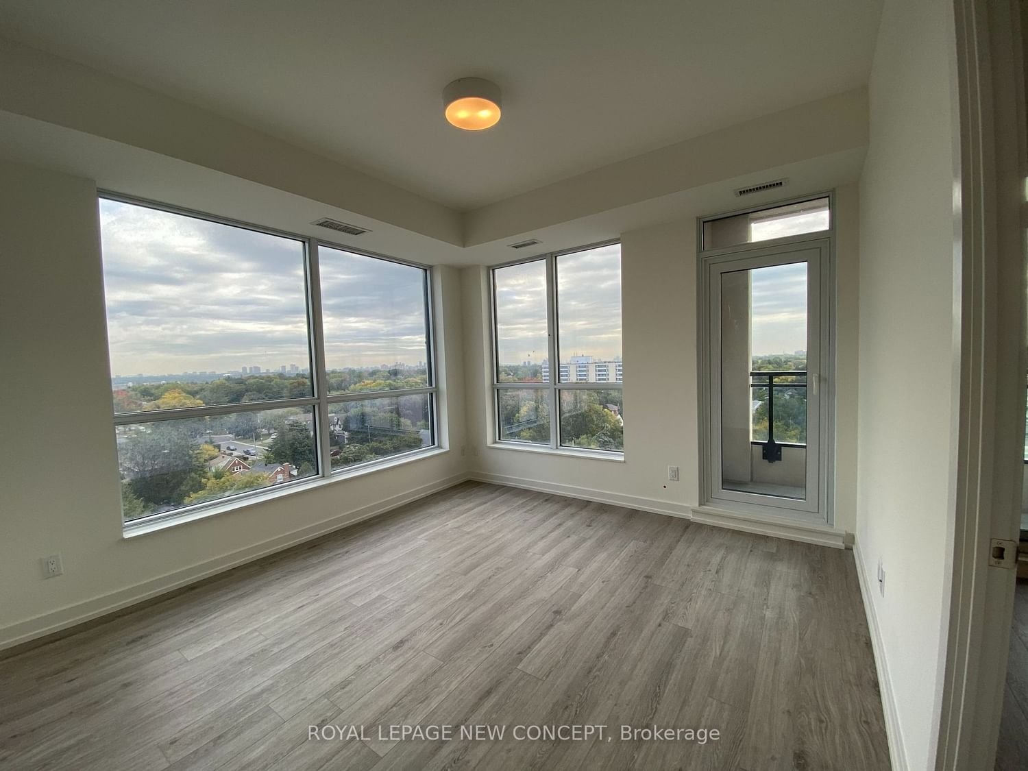 1 Grandview Ave, unit 809 for rent - image #2