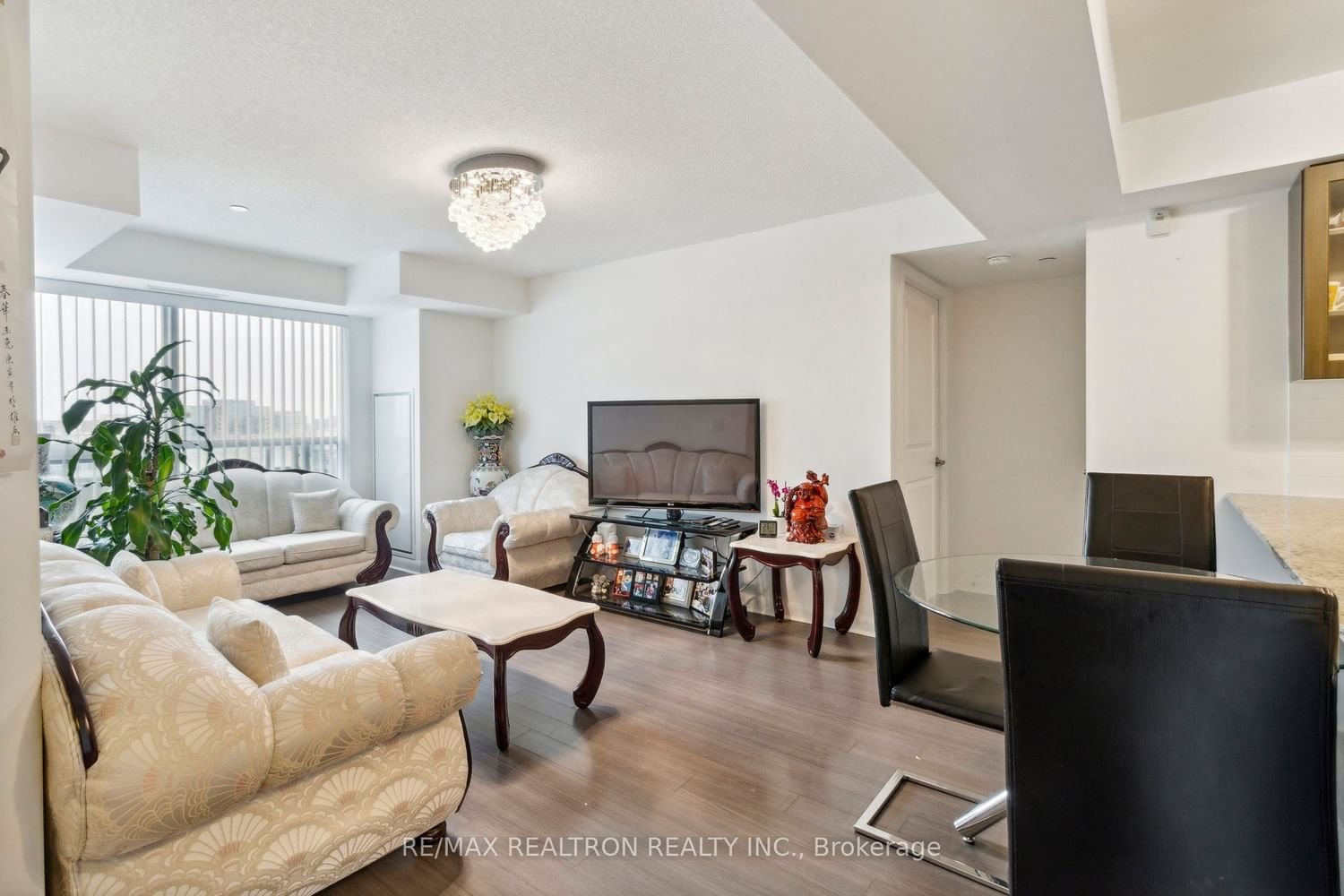75 Norman Bethune Ave, unit 916 for sale - image #16