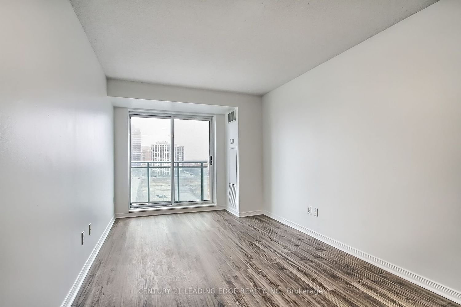 39 Oneida Cres, unit 709 for sale - image #11