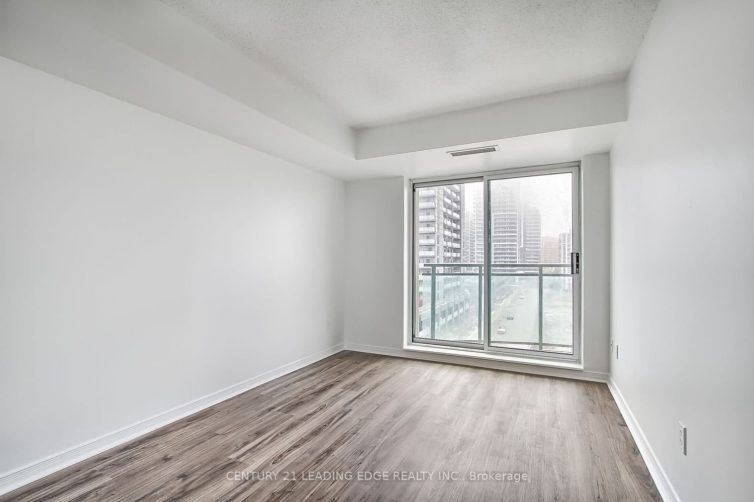 39 Oneida Cres, unit 709 for sale - image #15
