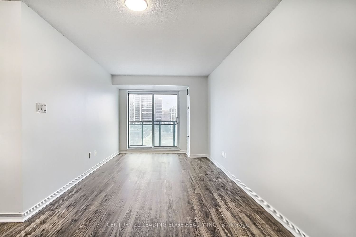 39 Oneida Cres, unit 709 for sale - image #6