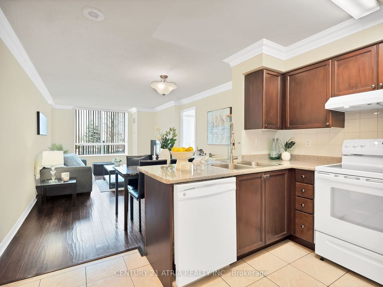 23 Oneida Cres, unit 102 for sale - image #11