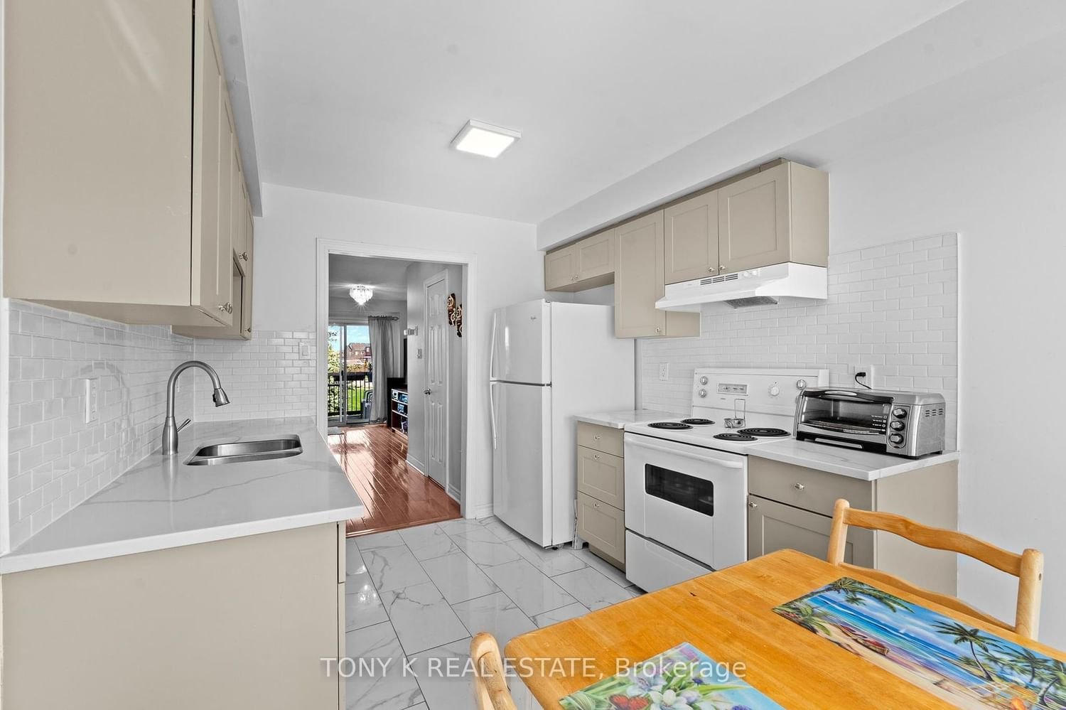 42 Tania Cres, unit 23 for sale - image #6