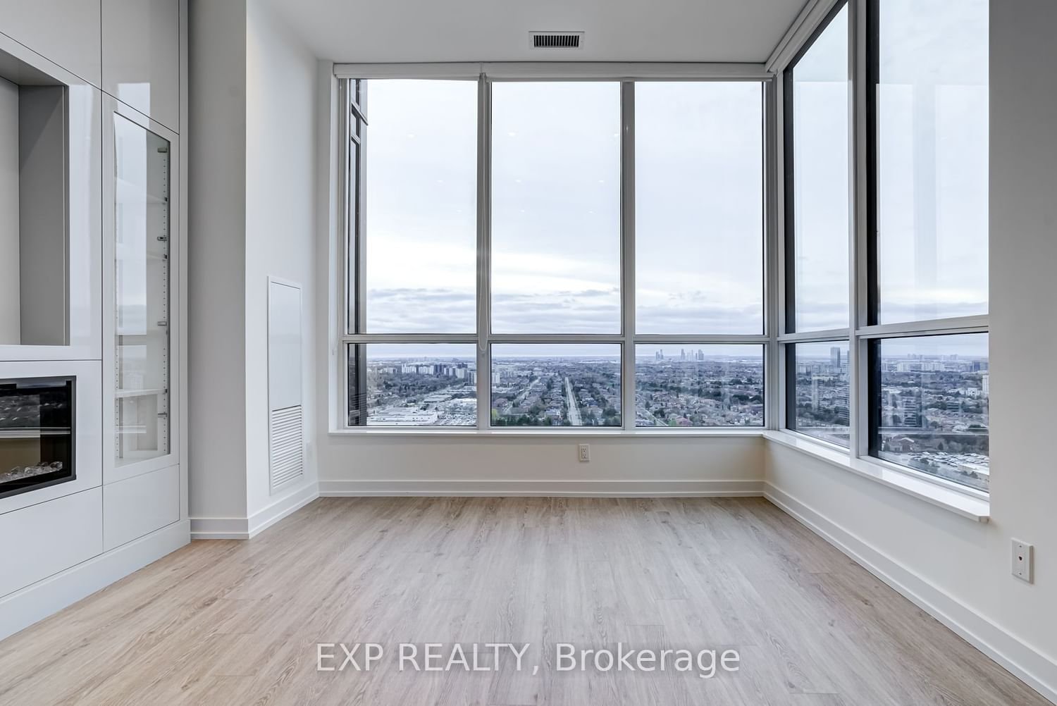 1 Grandview Ave, unit 3001 for rent - image #12