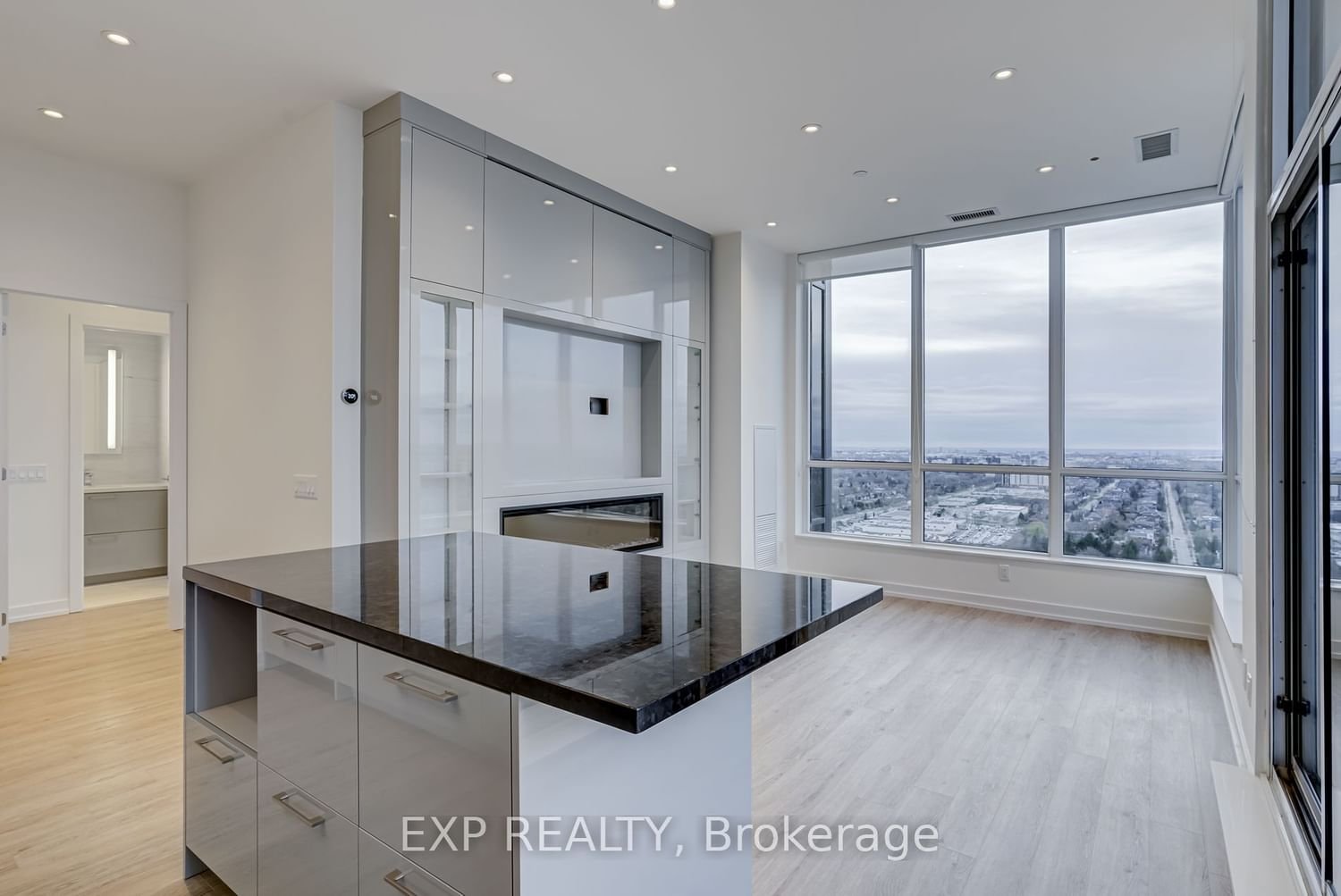 1 Grandview Ave, unit 3001 for rent - image #17