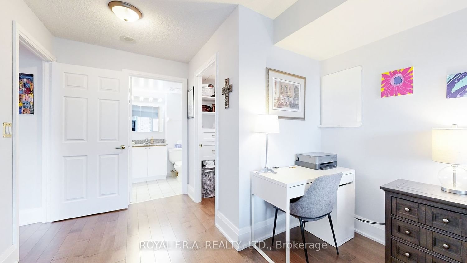 185 Oneida Cres, unit 915 for sale - image #25