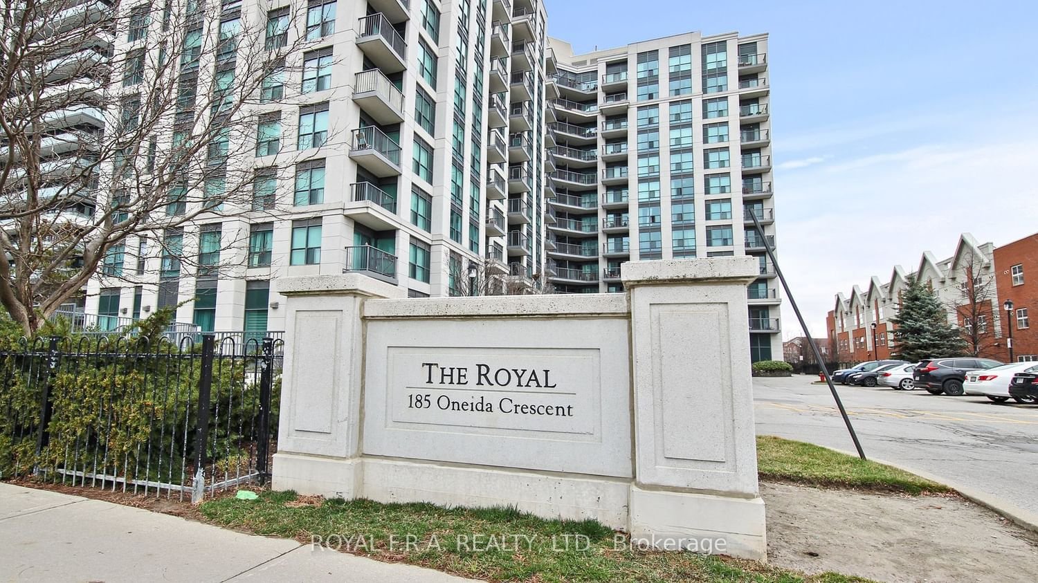 185 Oneida Cres, unit 915 for sale - image #3