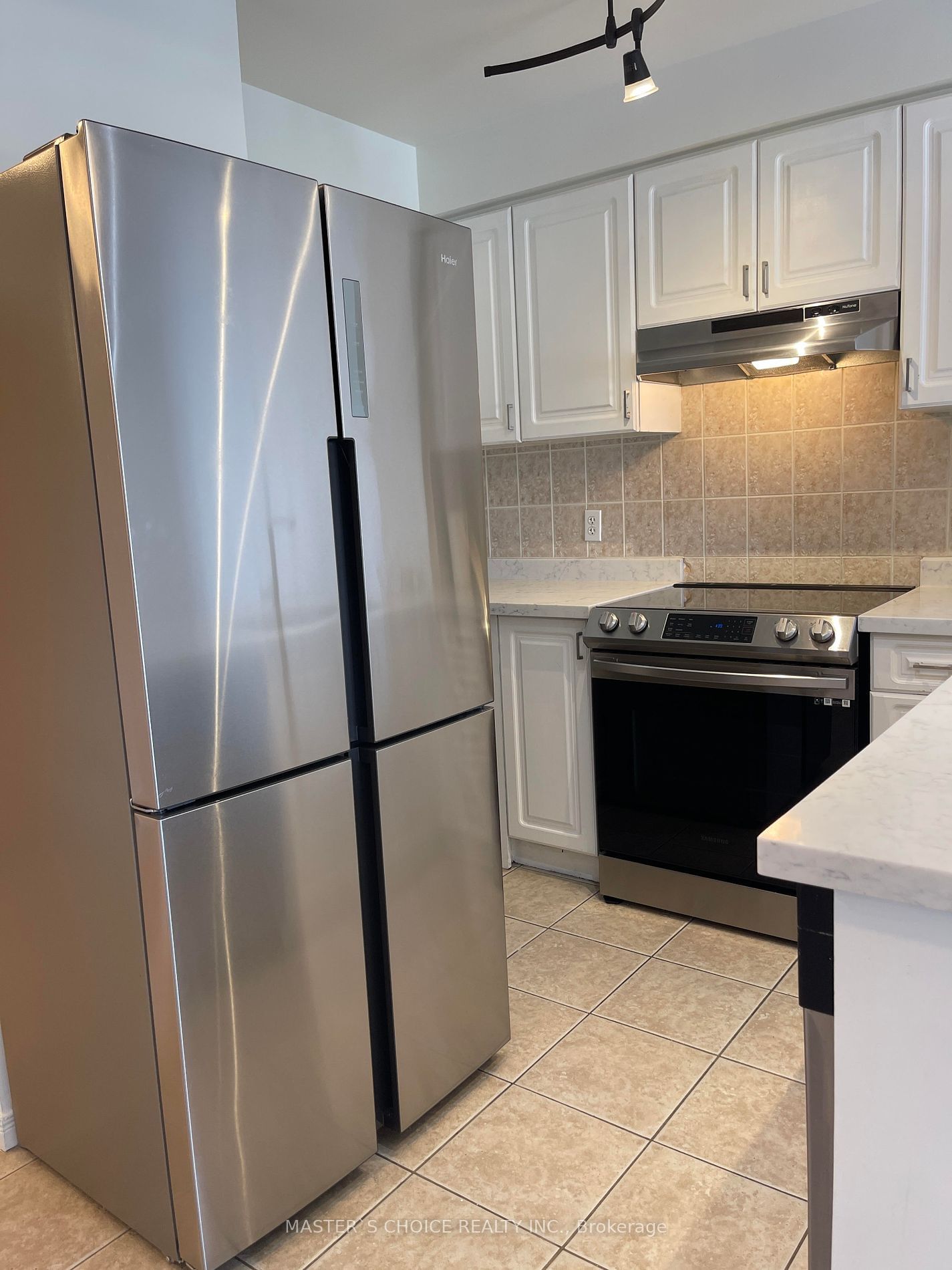 1 Maison Parc Crt, unit 303 for sale - image #5