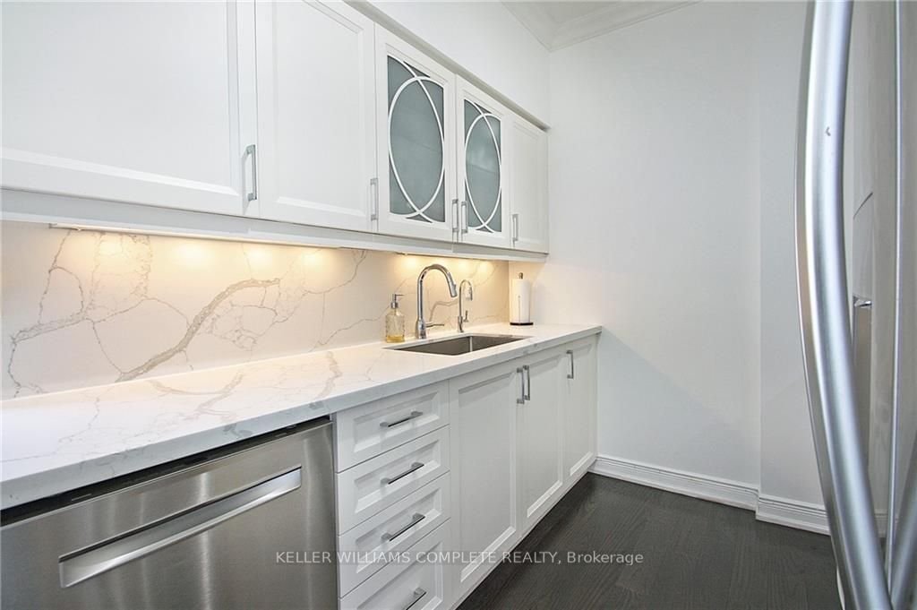 330 Red Maple Rd, unit Ph08 for sale - image #8
