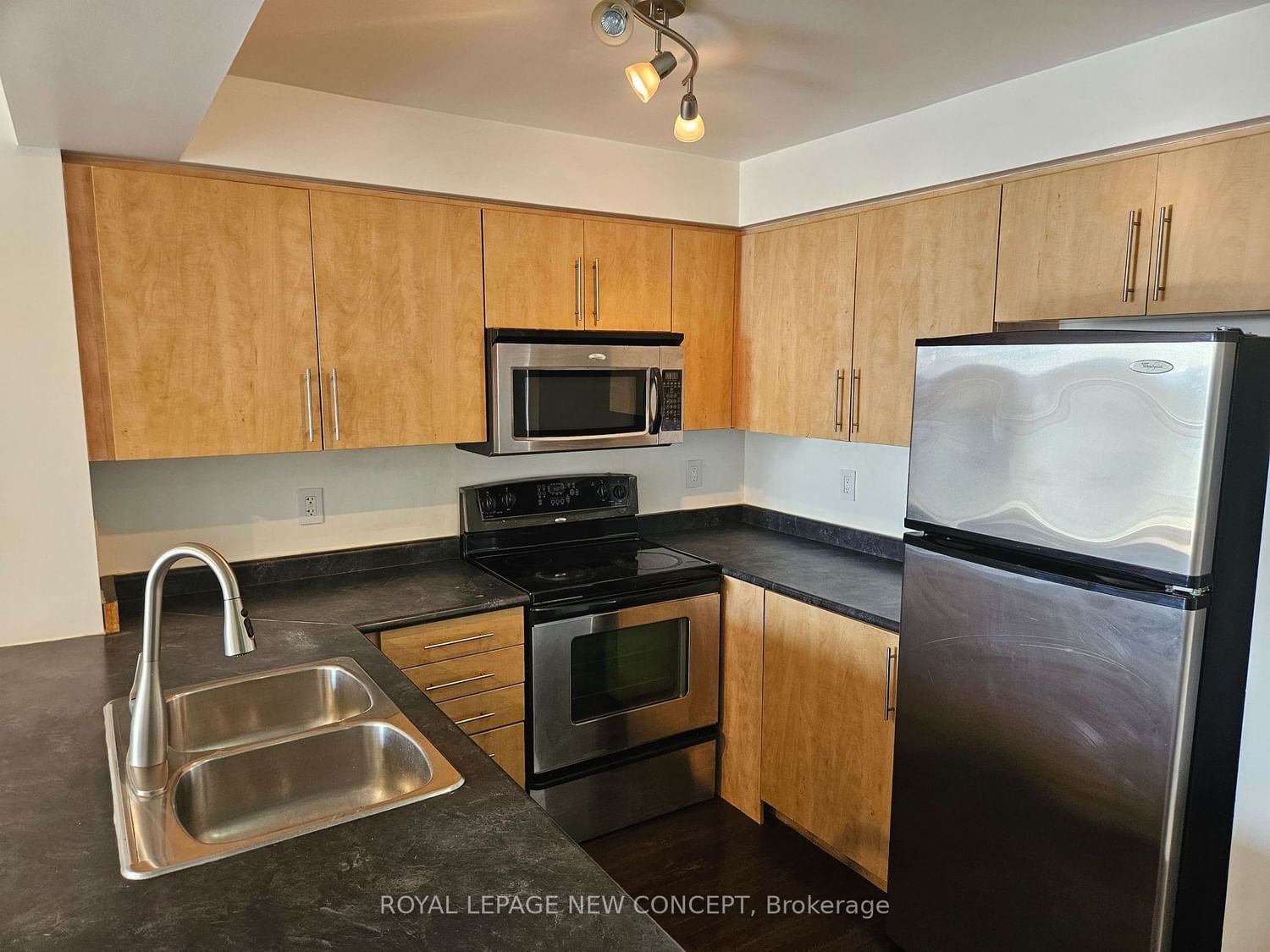 330 Red Maple Rd, unit 1002 for sale - image #11