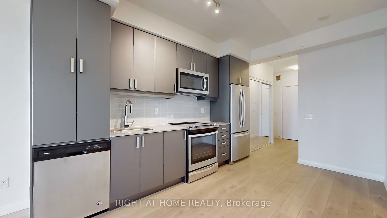 7895 Jane St, unit 610 for sale - image #21