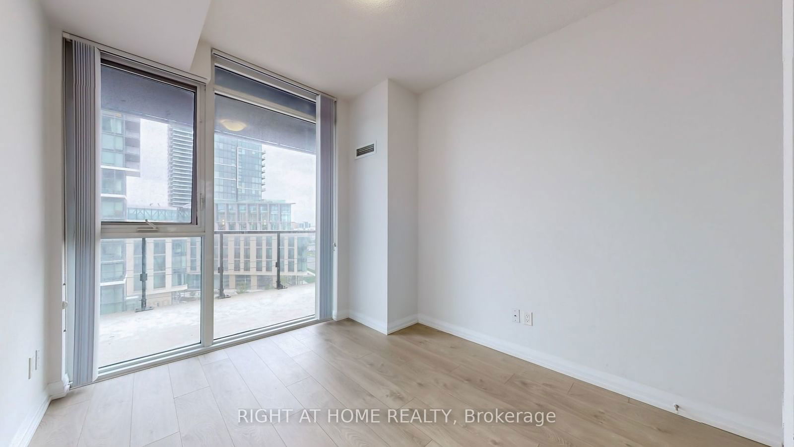 7895 Jane St, unit 610 for sale - image #26