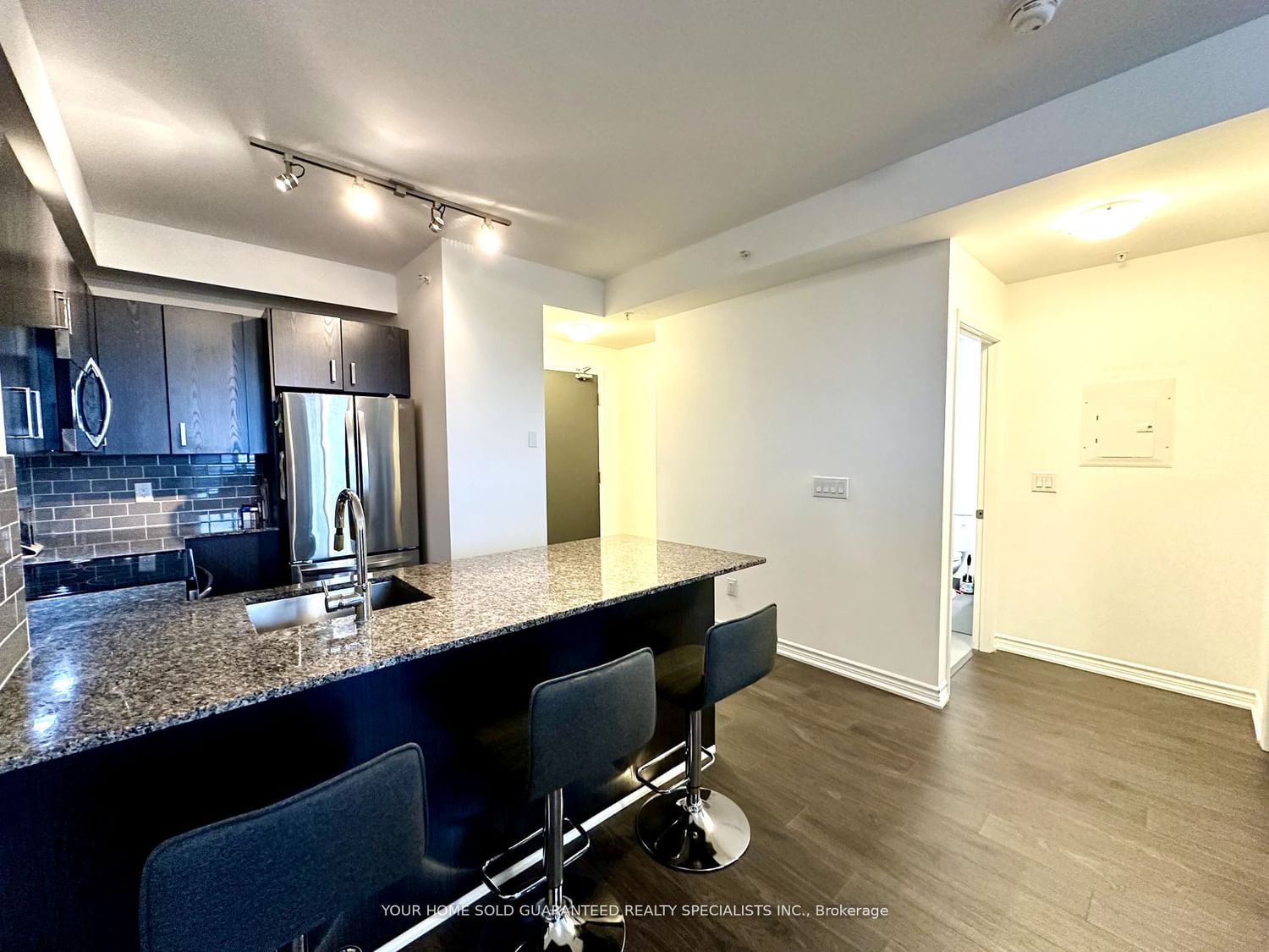 11611 Yonge St, unit 311 for sale