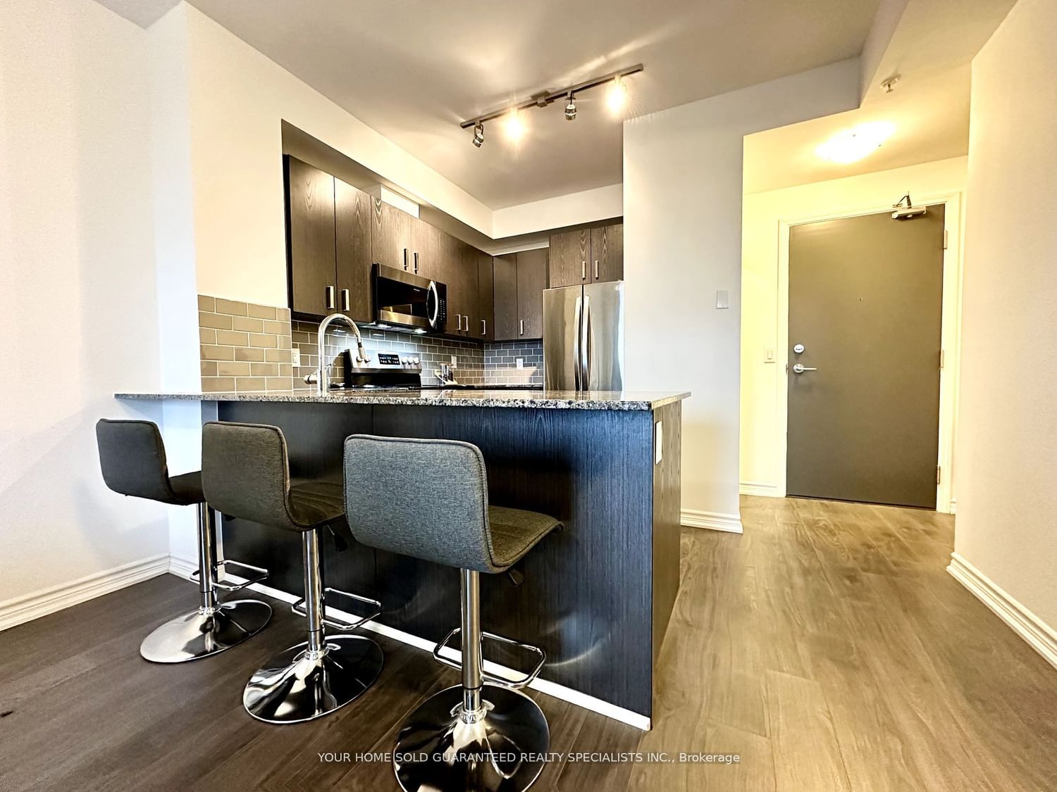 11611 Yonge St, unit 311 for sale