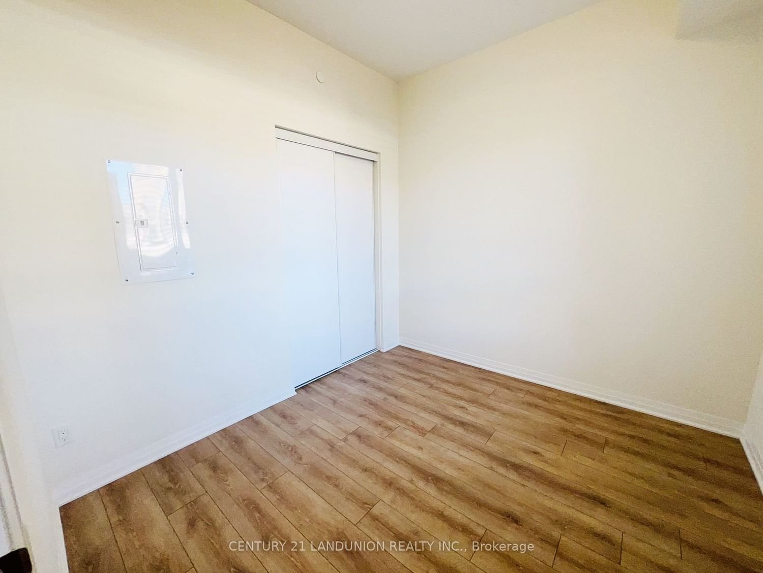58 Adam Sellers St, unit 102 for rent - image #12