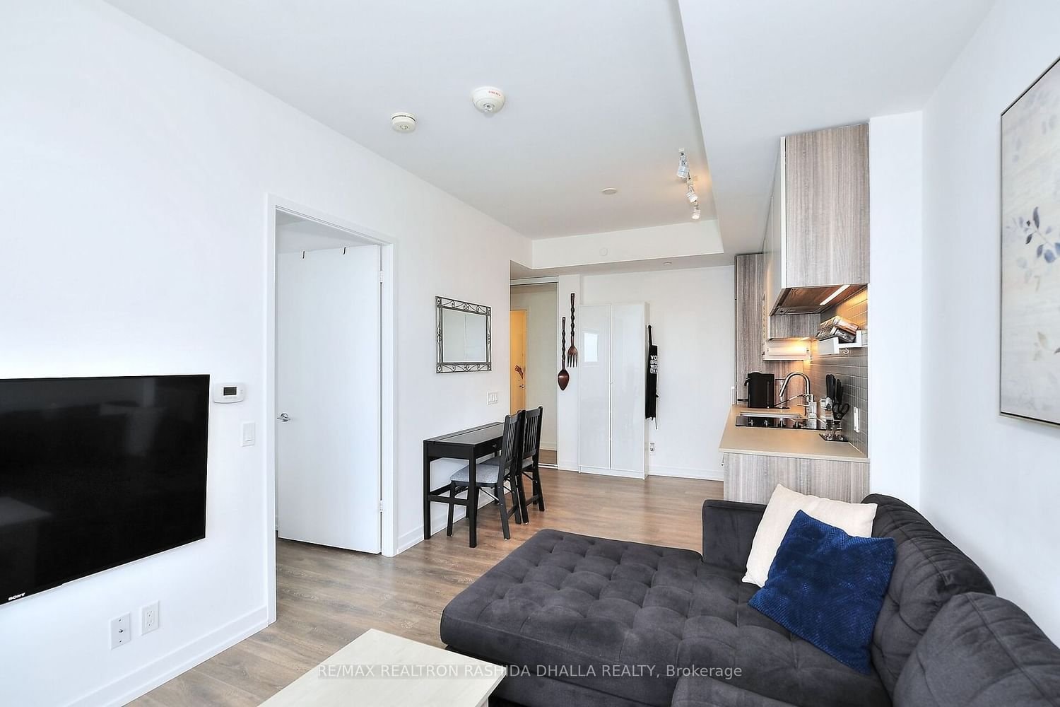 5 Buttermill Ave, unit 2011 for sale - image #15