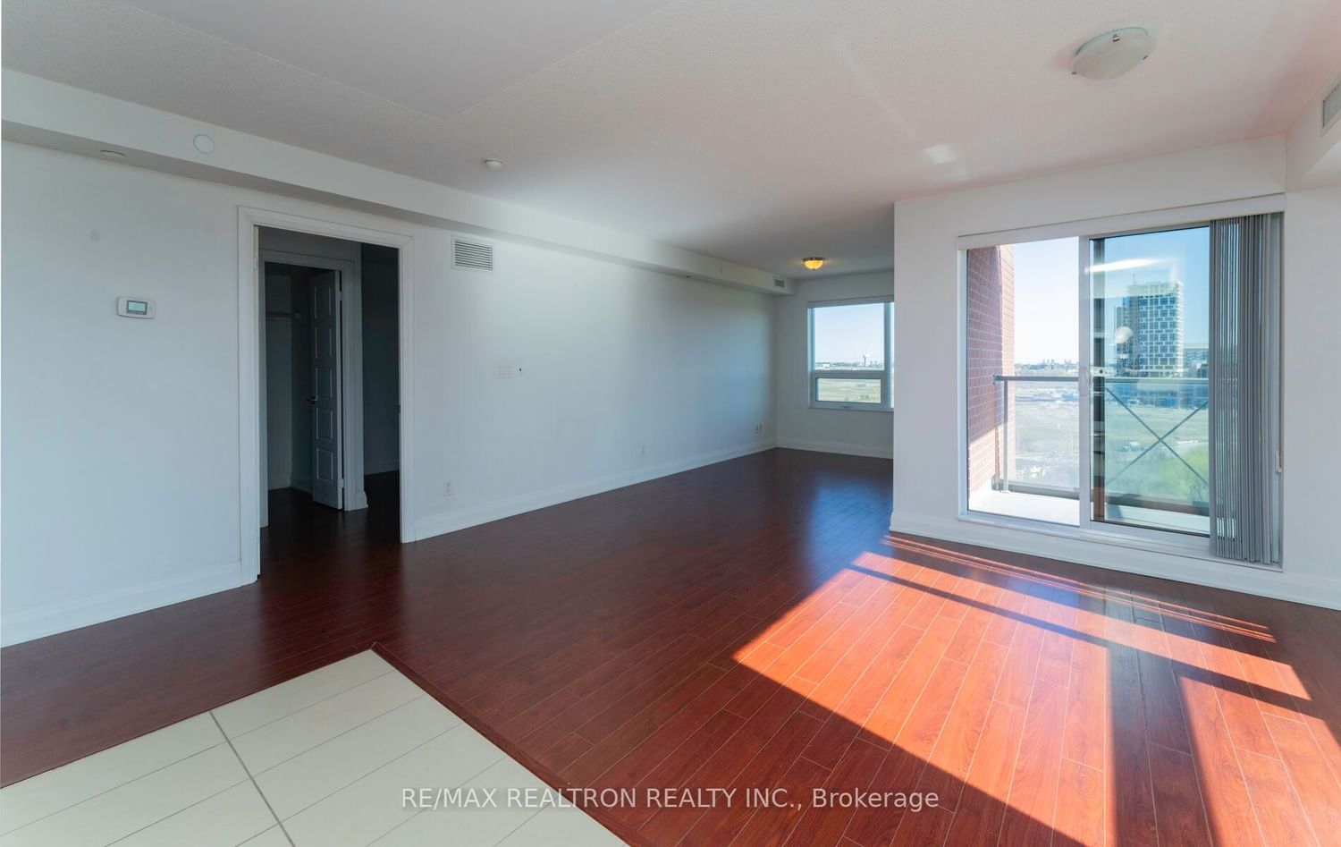 1 Uptown Dr, unit 1603 for sale - image #4