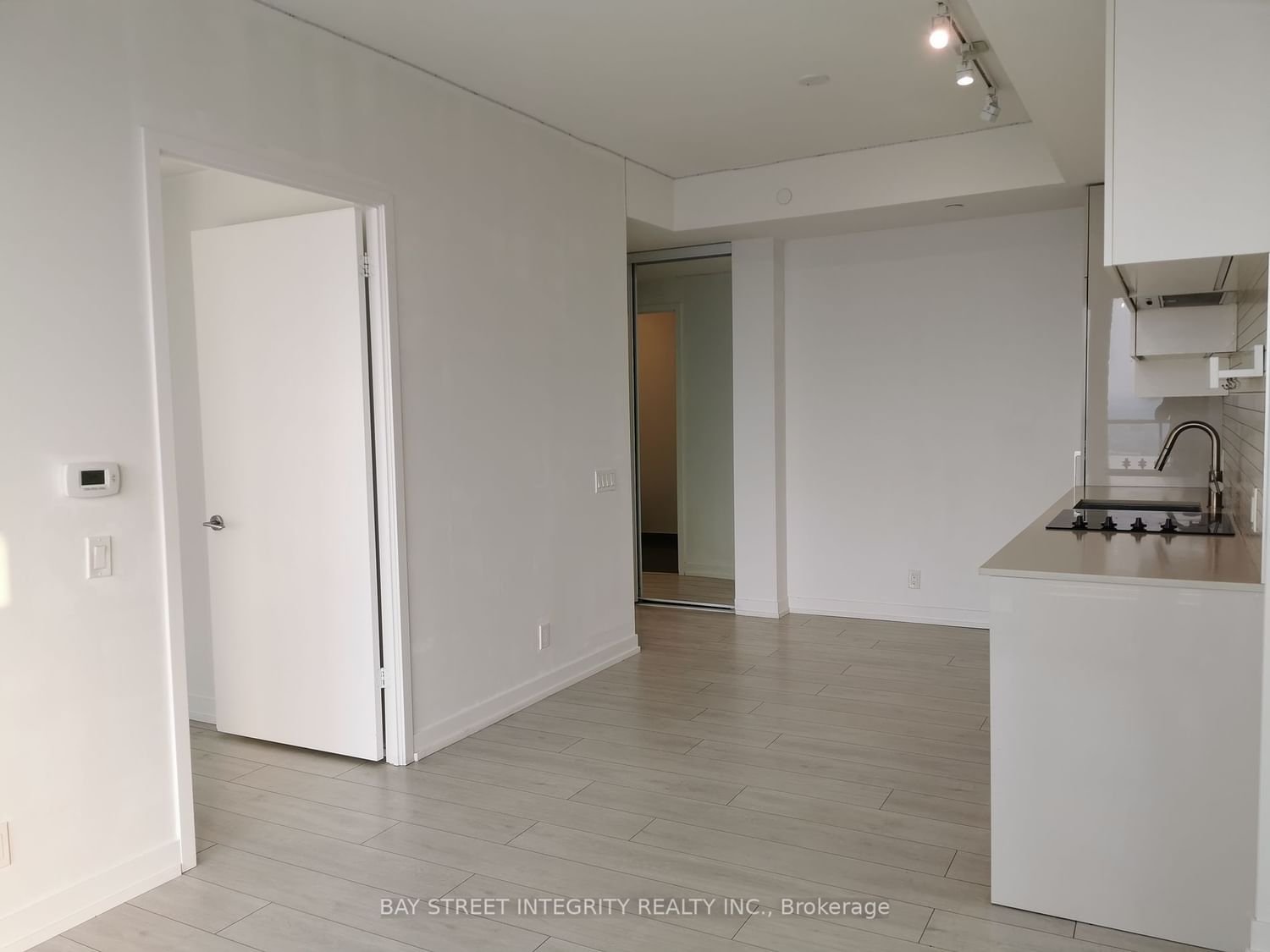 5 Buttermill Ave, unit 4211 for rent - image #2