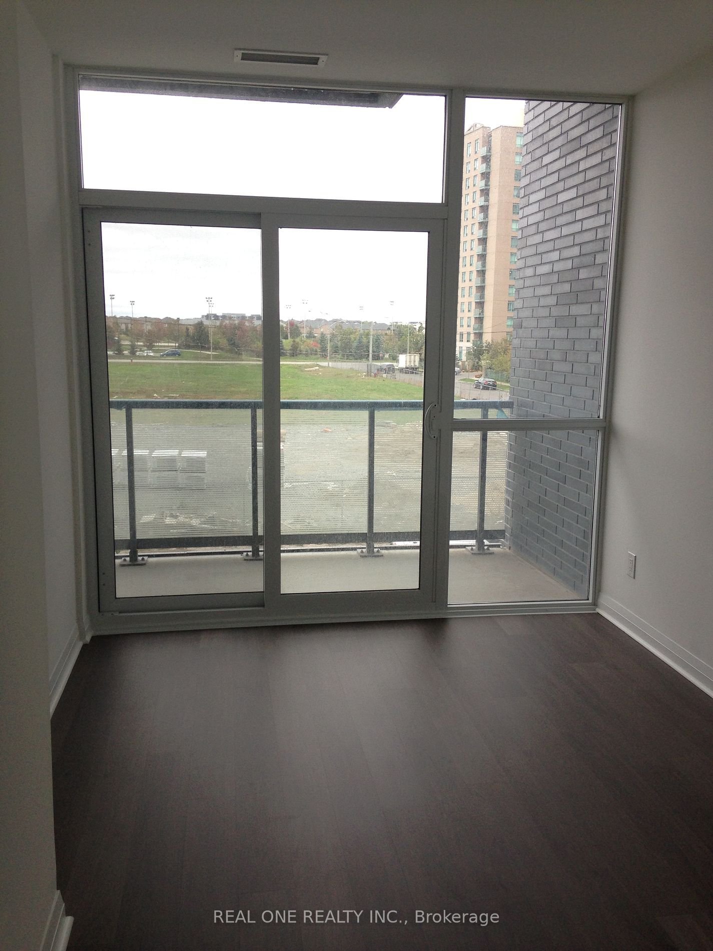 55 Oneida Cres, unit 202 for sale - image #6