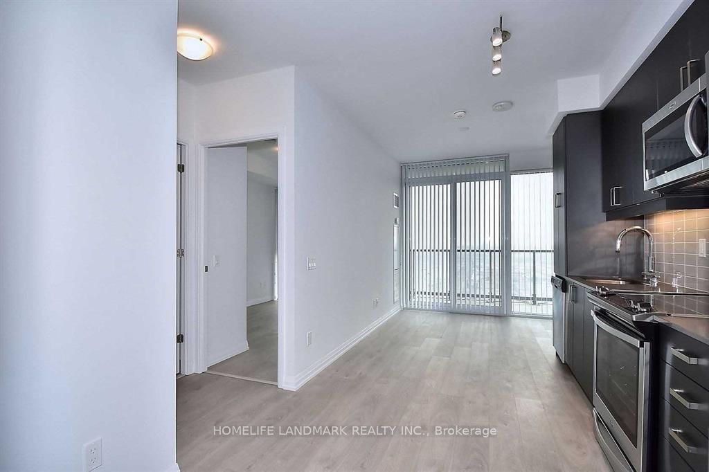 7895 Jane St, unit 2001 for rent - image #5