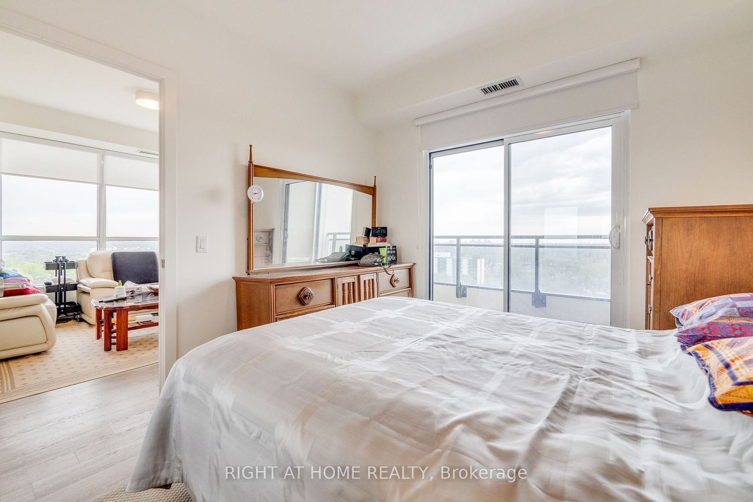 1 Grandview Ave, unit 1209 for sale - image #10