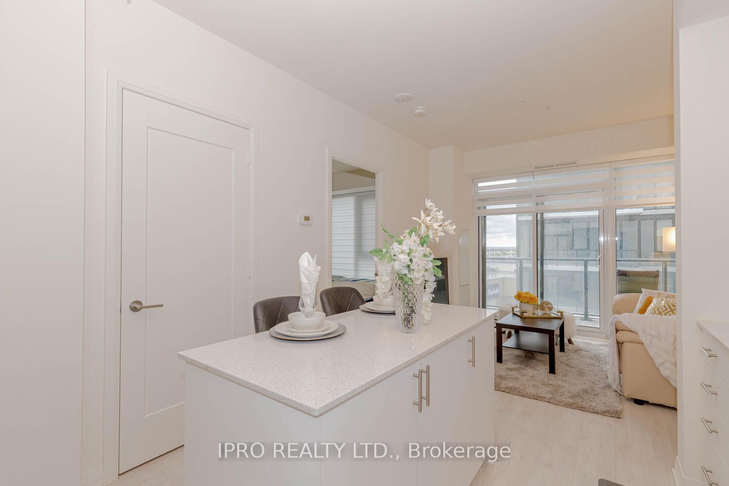 9000 Jane St, unit 606 for sale