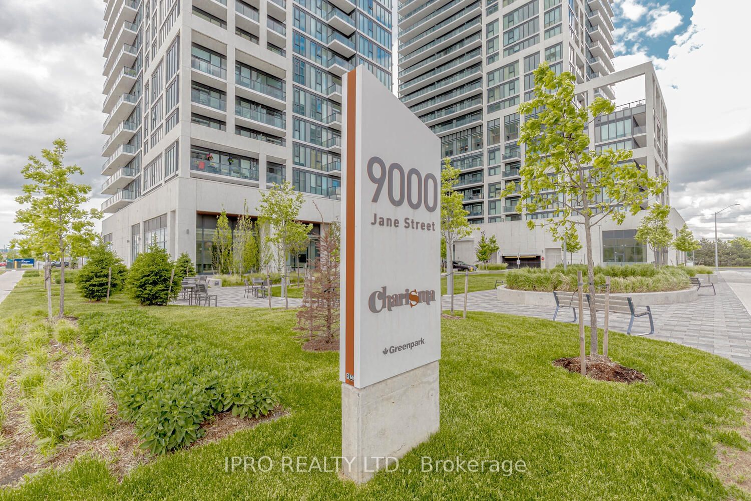 9000 Jane St, unit 606 for sale