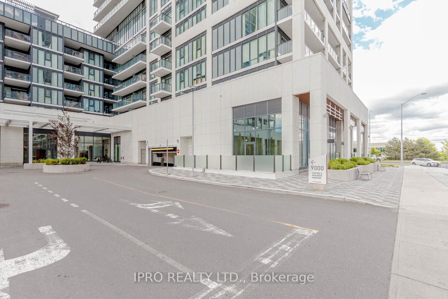 9000 Jane St, unit 606 for sale - image #4